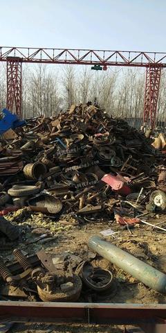 高價收購各種廢鐵報廢車